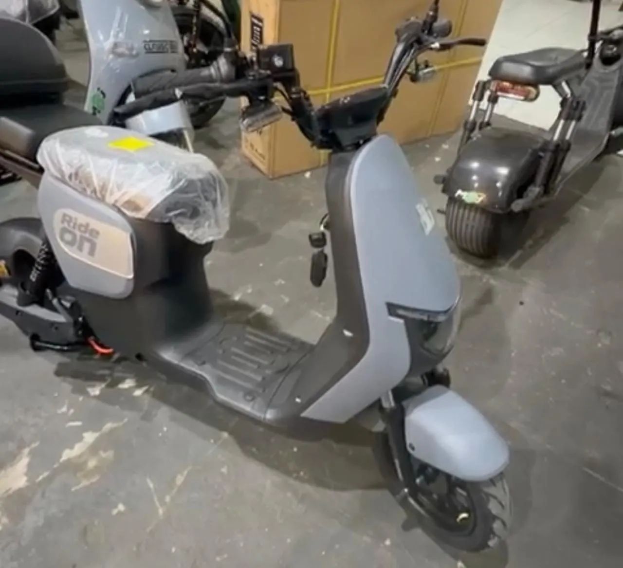 Scooter Elétrica MAJ RIDE ON 