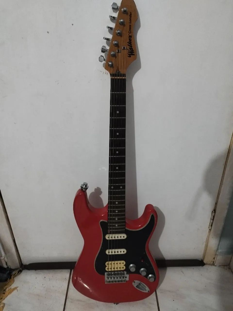 Guitarra Walker Rara