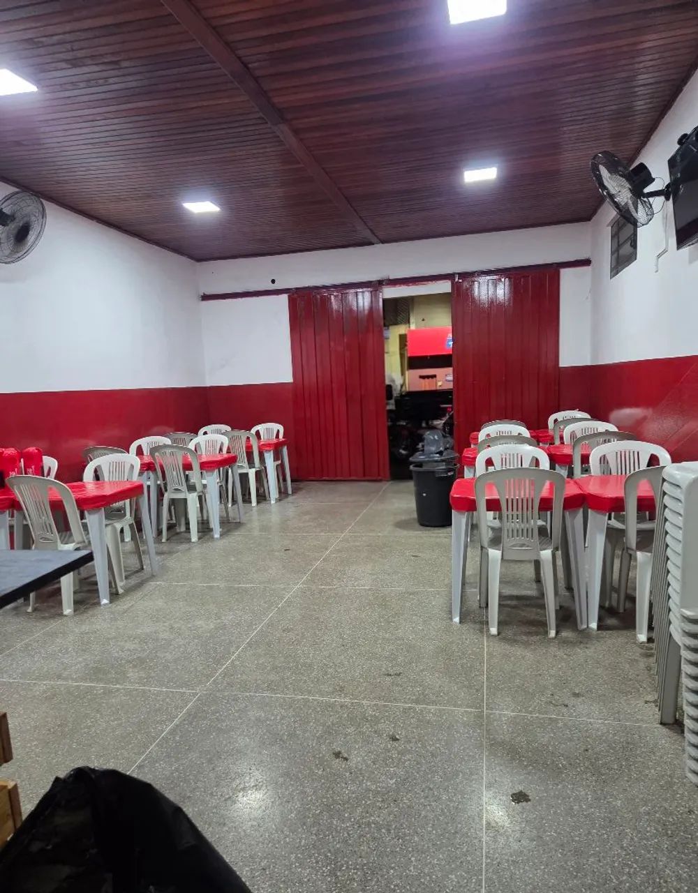 KIT BAR COMPLETO 69 LUGARES | 10 Mesas + Capas + 69 Cadeiras 
