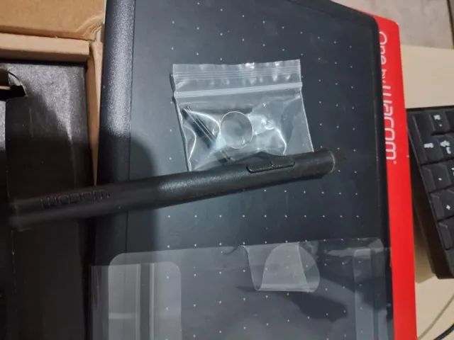 Mesa Digitalizadora Wacom One By Wacom Ctl-472 Preta E Verm - Foto 3