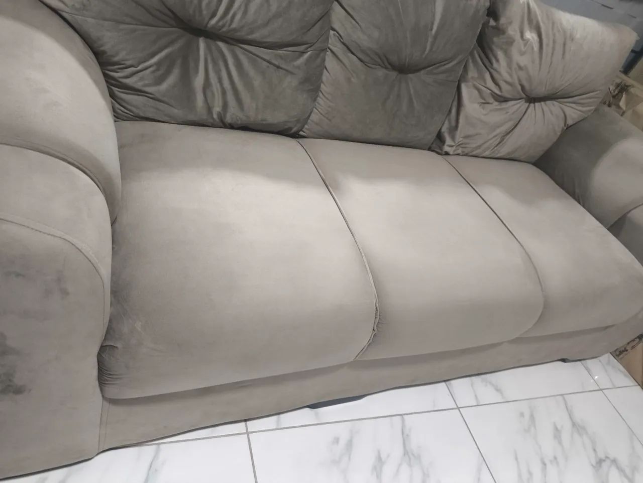 Selling 2-seater and 3-seater sofa419420987312066565