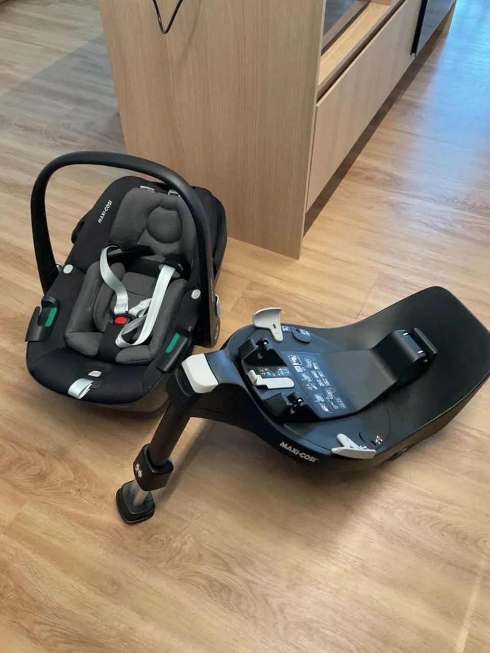 Vendo cadeirinha Pebble 360 com base Isofix 
