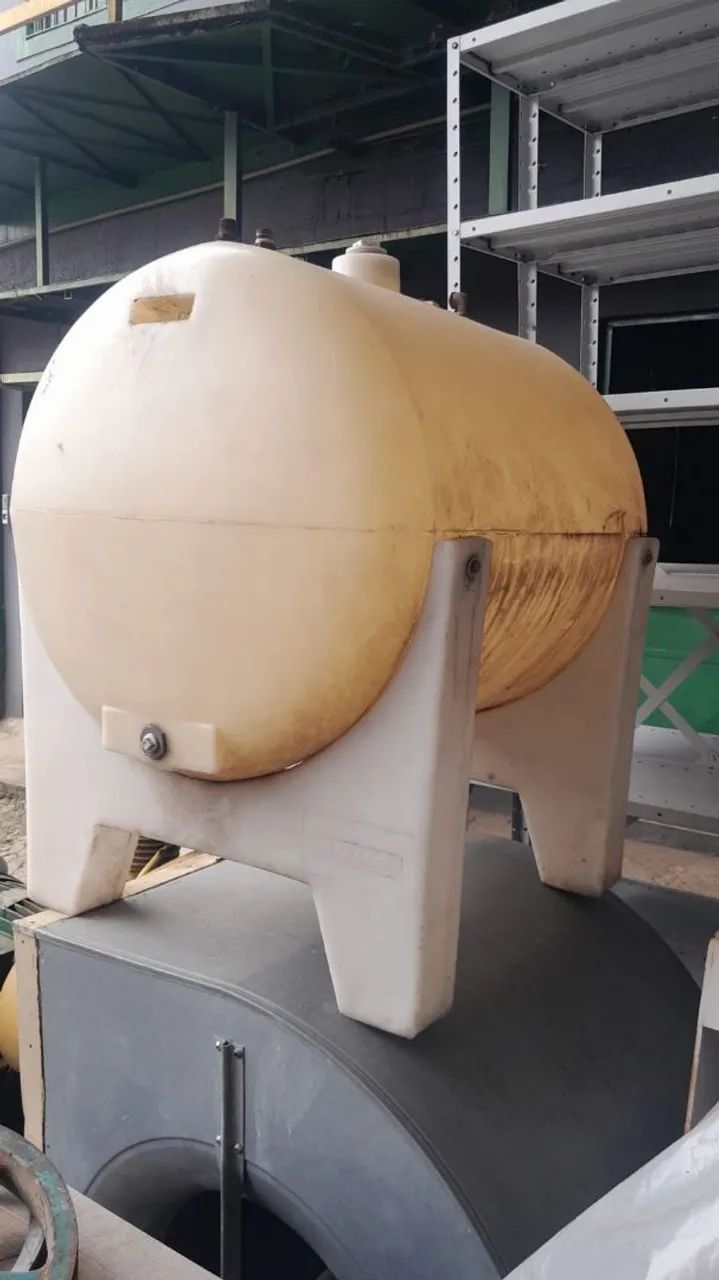 VENDO TANQUE RESERVATÓRIO 