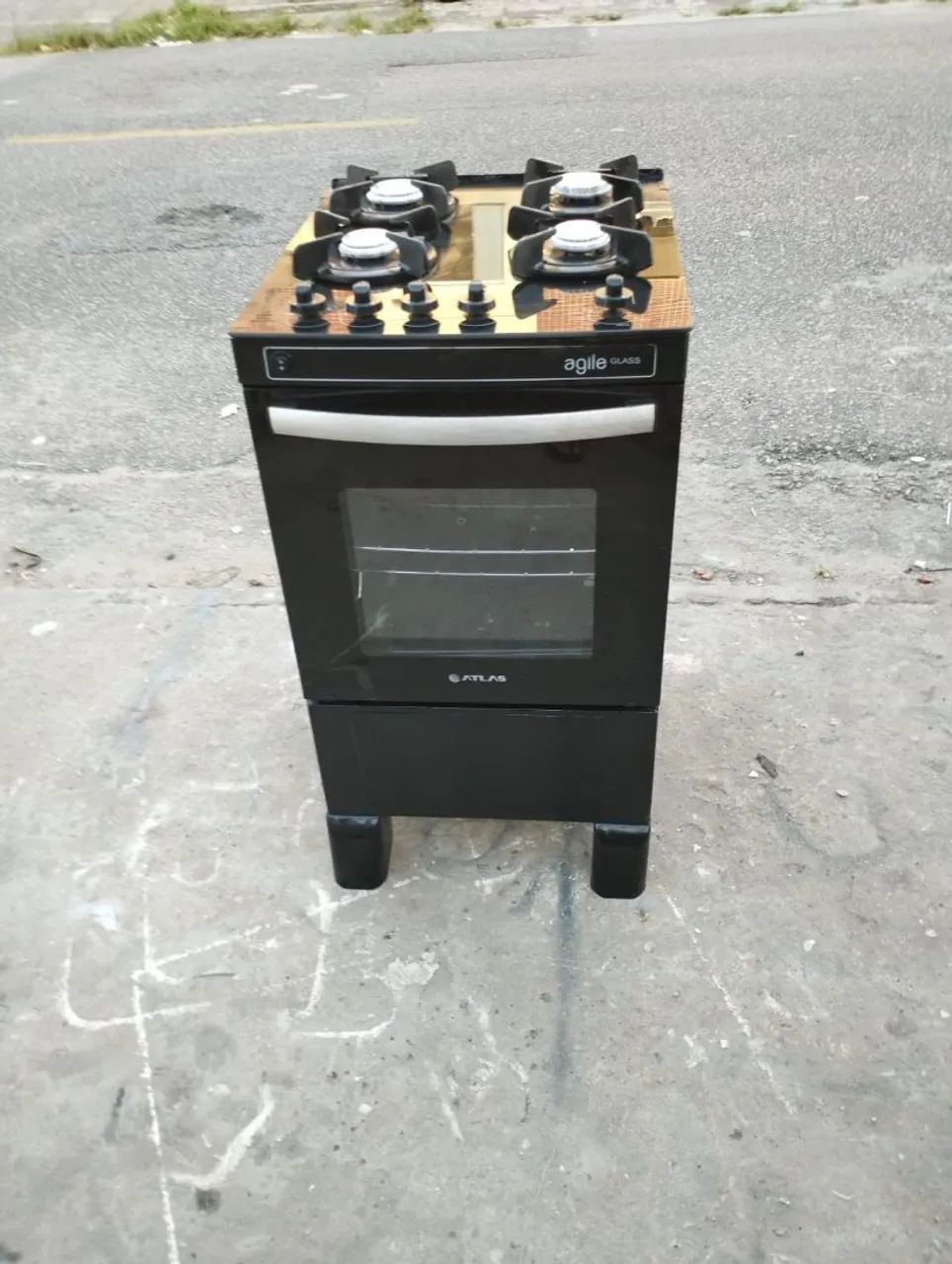 Fogão 4 bocas não é automático 