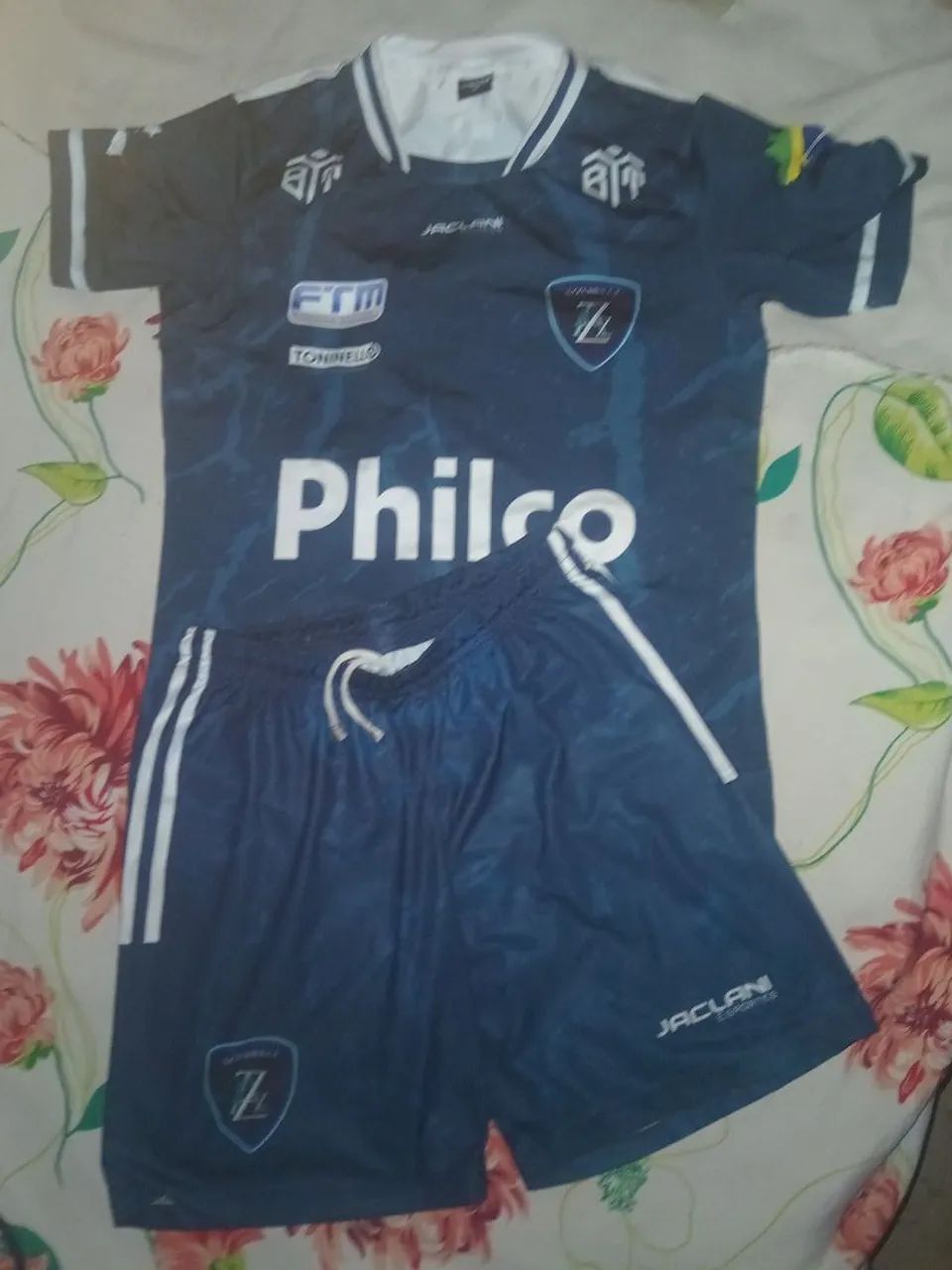 Vendo uniforme do Azurra - Foto 2