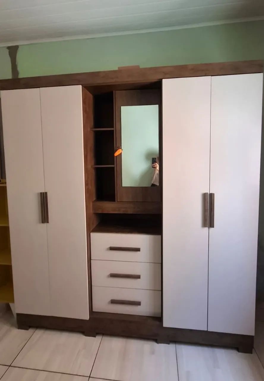 Guarda Roupa de Casal com Espelho
