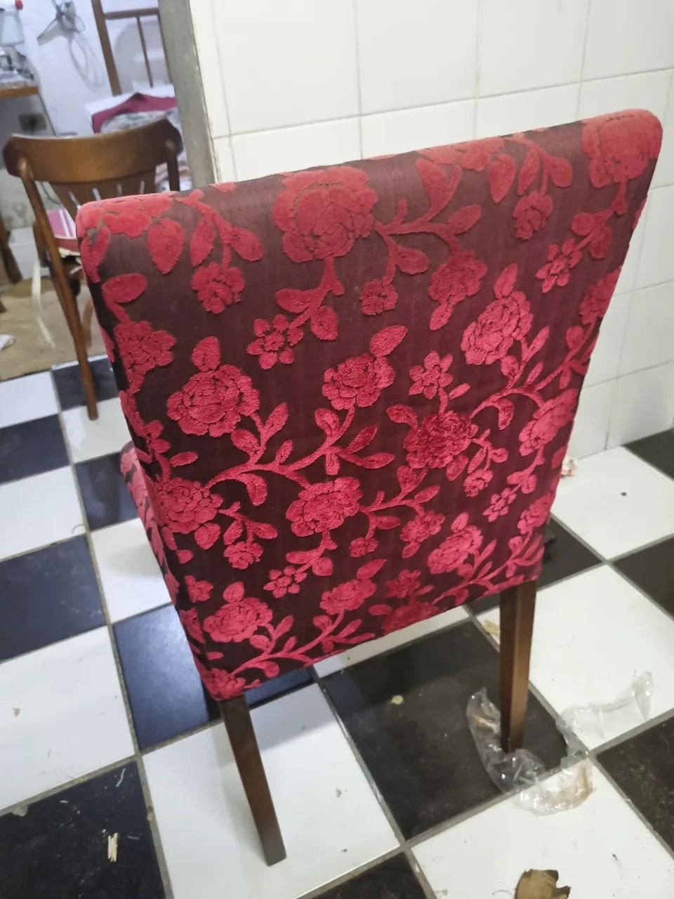 Vendo cadeira veludo de pol6 - Foto 2