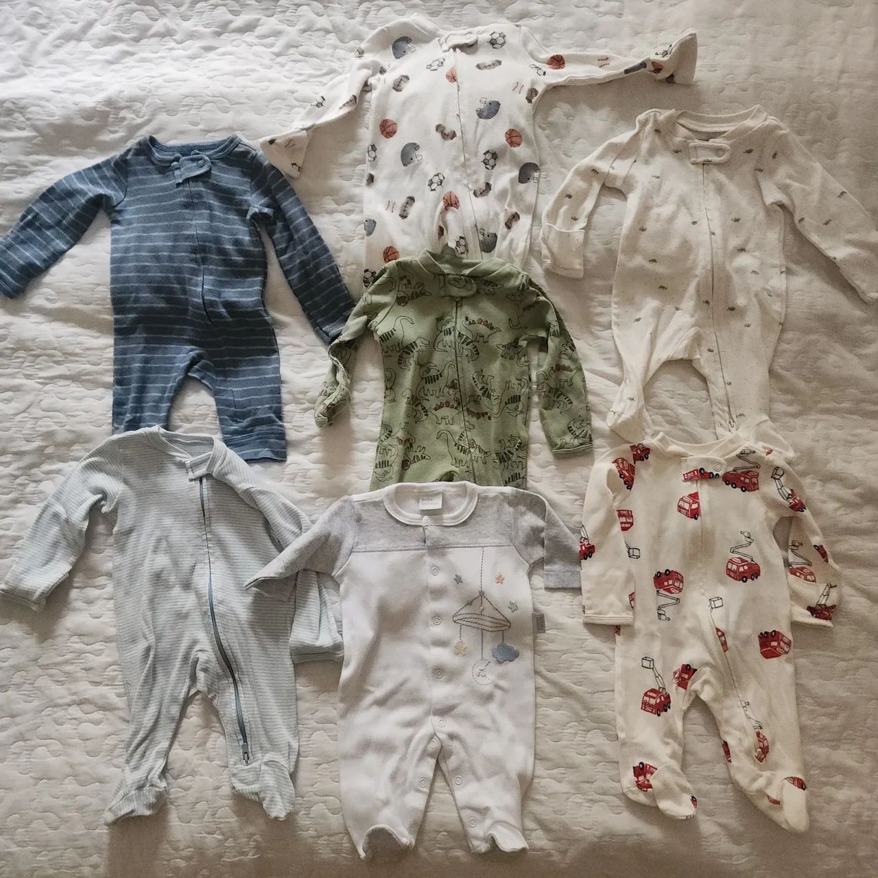 Kit 6 macacões da Carters + 1 macacão brinde tamanhos Recém Nascido