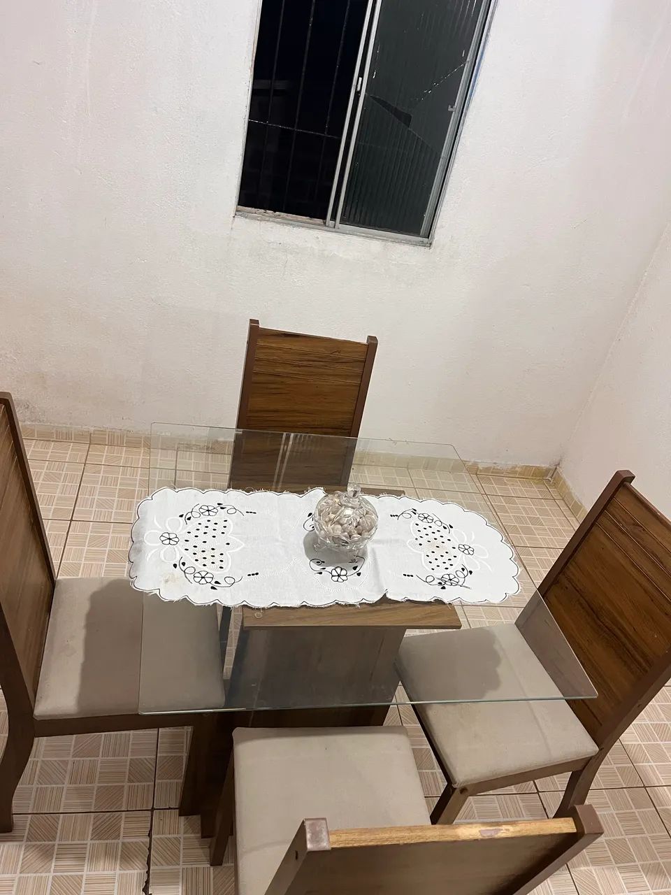 Mesa de cozinha em ótimo estado, 04 cadeiras  - Foto 2