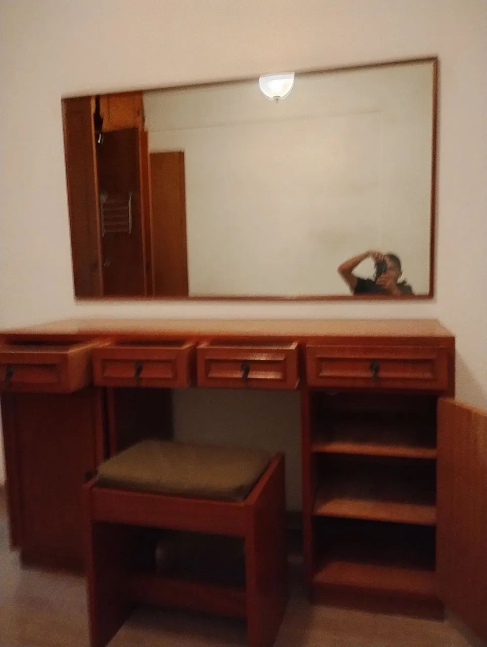 vende se penteadeira com espelho 