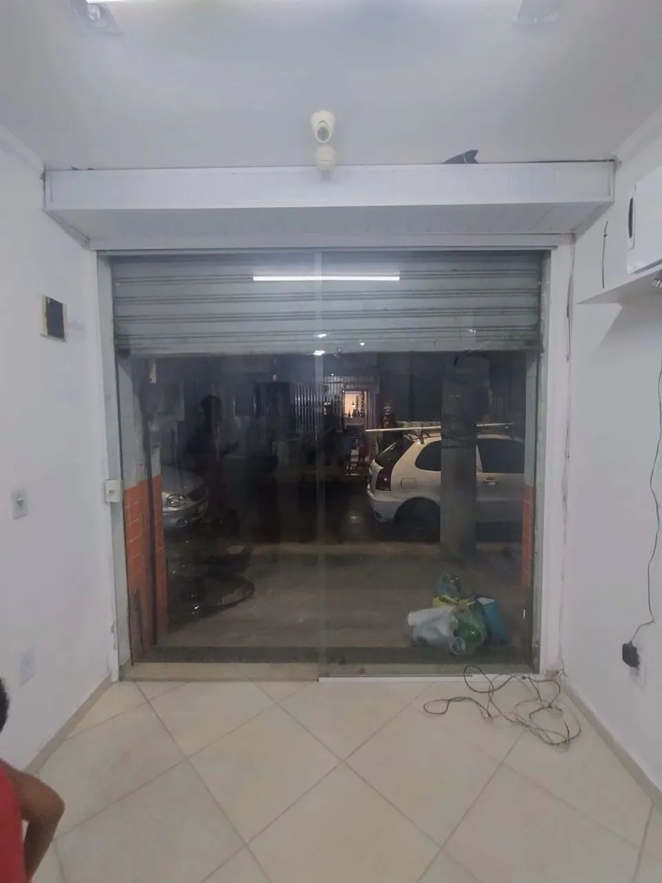 Porta de vidro temperado incolor com kit branco medida (236x236) R$ 1.500,00 pra sai rapi