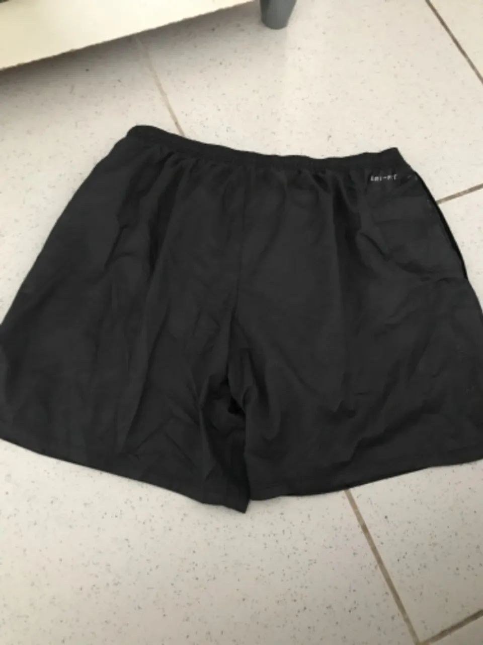 Short Nike Challenger Dri-FIT Running - Bolso c/ Zíper - Tam XL (GG) Preto Novíssimo  - Foto 3
