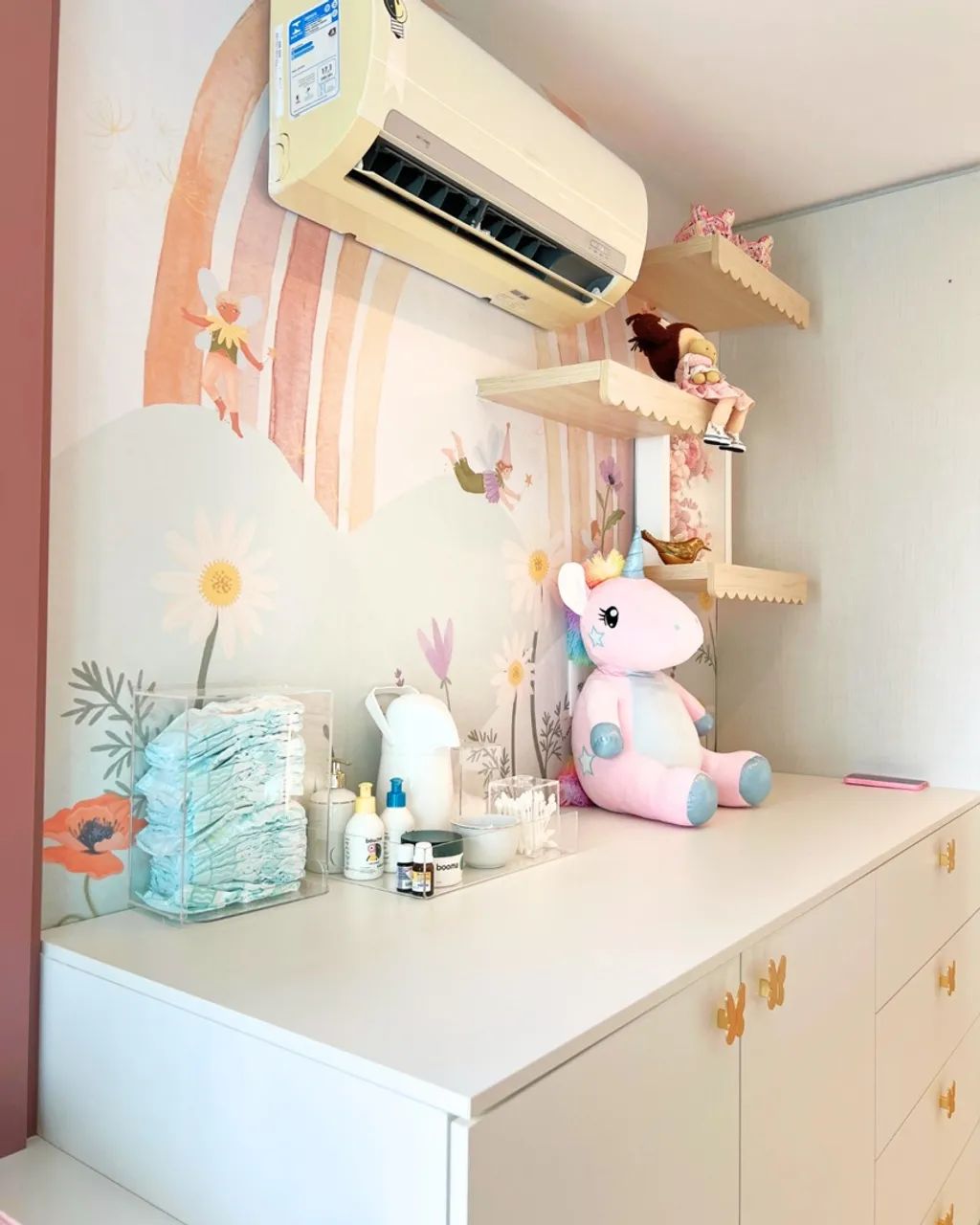 Cômoda com painel e prateleiras - Foto 2