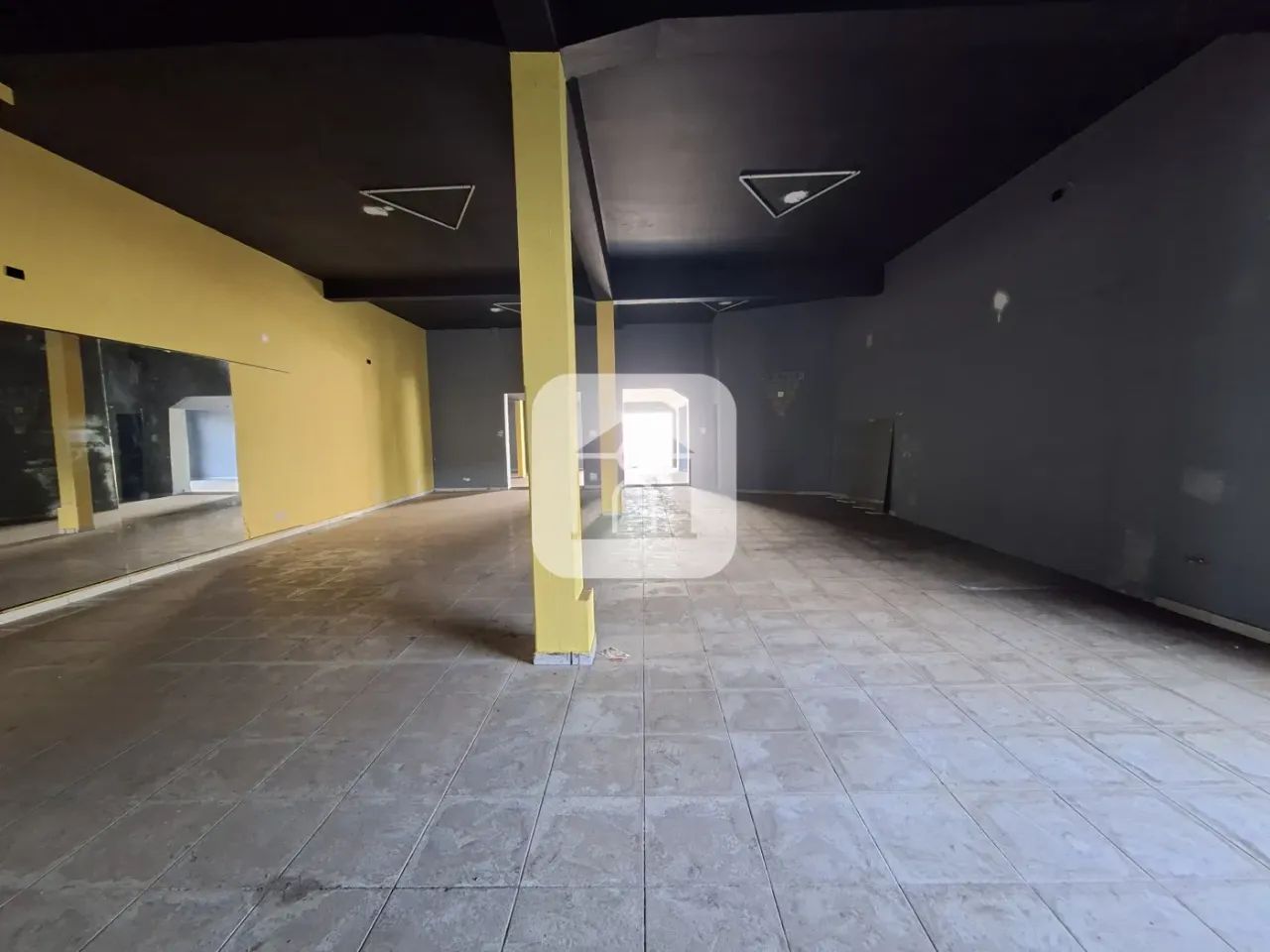 Loja comercial para locação e venda bairro Centro. - Foto 2