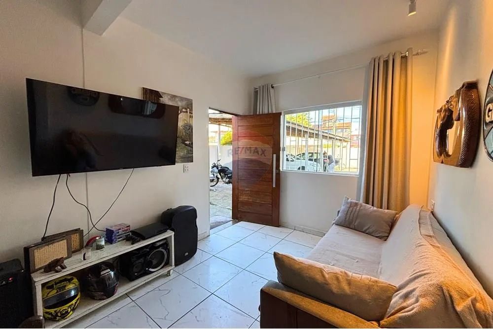 Ótima oportunidade de morar na praia mais desejada de Floripa. Apartamento 2 dormitórios e - Foto 2