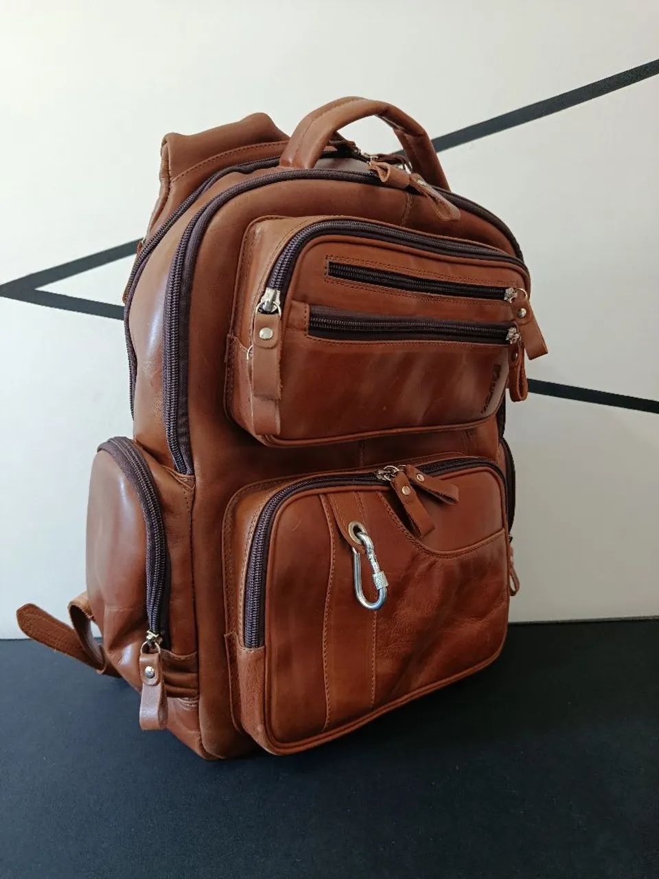 Mochila 100% couro caramelo