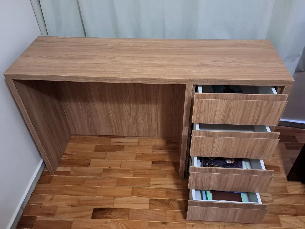 Mesa de escritório em MDF