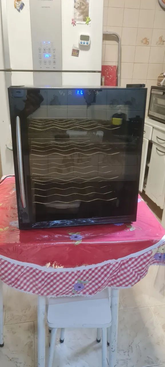 Adega cooler para vinhos - Foto 4