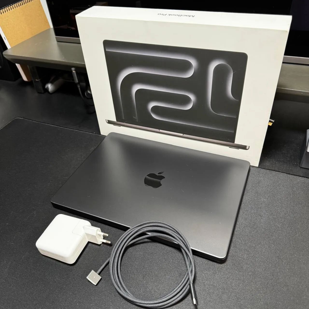 MacBook Pro M3 Pro 512GB