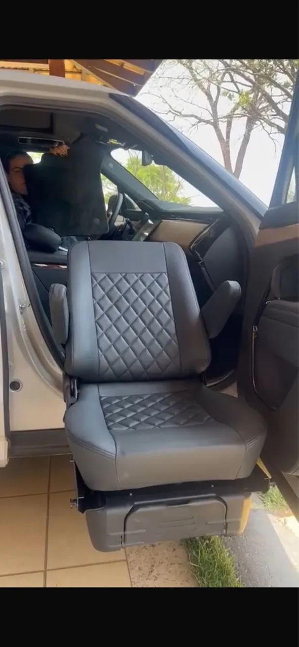 Cadeira Adptada PCD para veículo COM Base Giratória  - Foto 3
