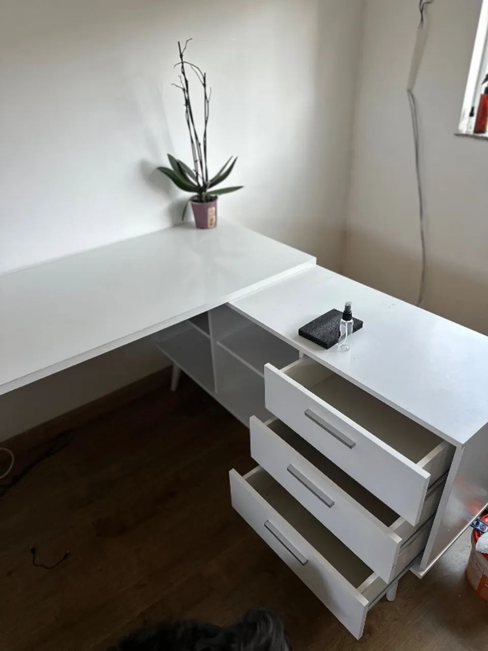 Mesa de escritório em L