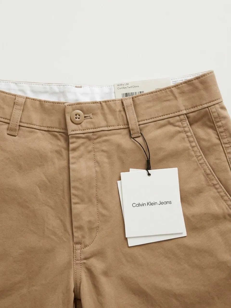 Calça Chino Calvin Klein bege - Foto 2