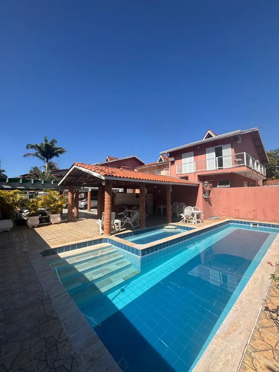 Hípica Ótima Casa com 3 Suítes em Campinas