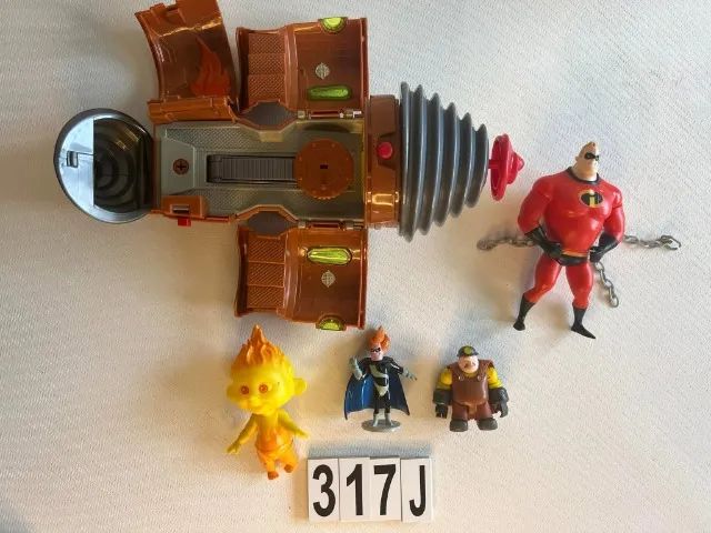 Kit Os Incriveis , Sr incrivel 15 cm , Jakks Pacific R$70,00  - Foto 5