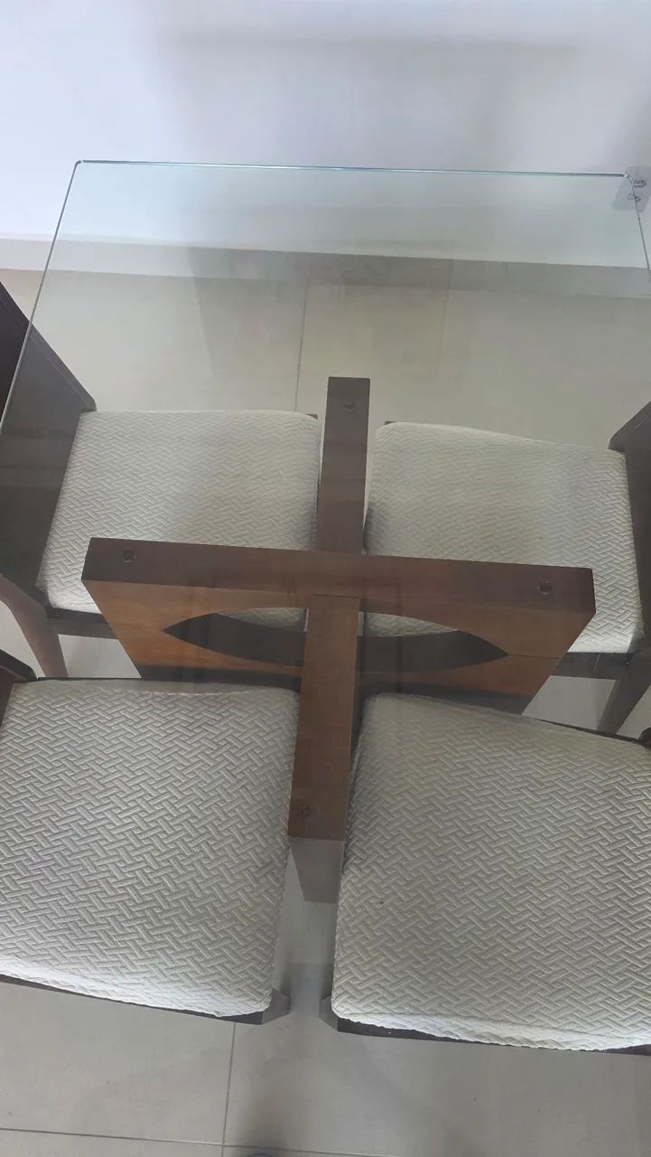 Mesa de vidro com 4 cadeiras  - Foto 5