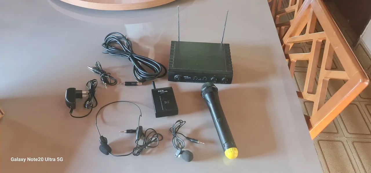 KIT CAPTAÇÃO DE VOZ E SOM SKP PRO AUDIO UHF-271  DUAL CHANNELS WIRELESS