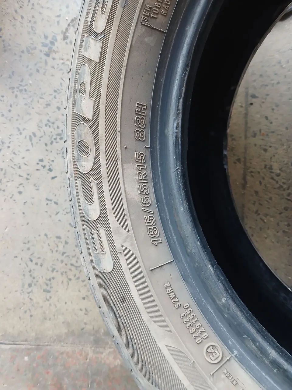 Pneu 185/65R15 - Foto 2