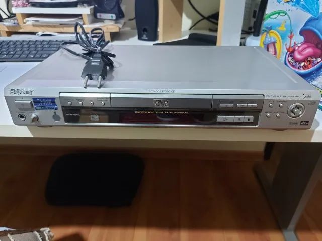 CD DVD Player Sony - Modelo DVP S560D