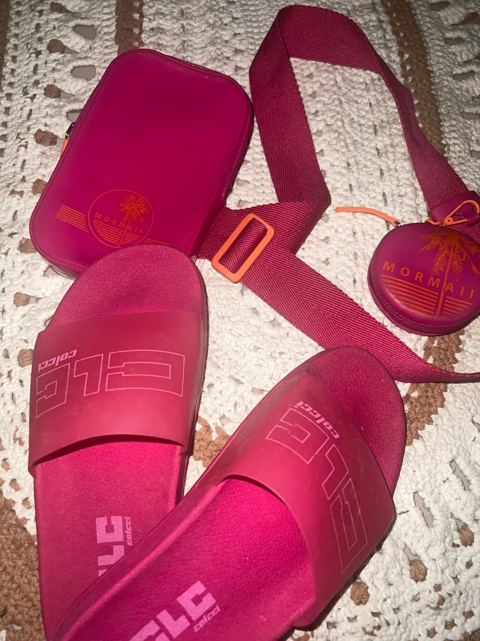 Chinelo colcci 