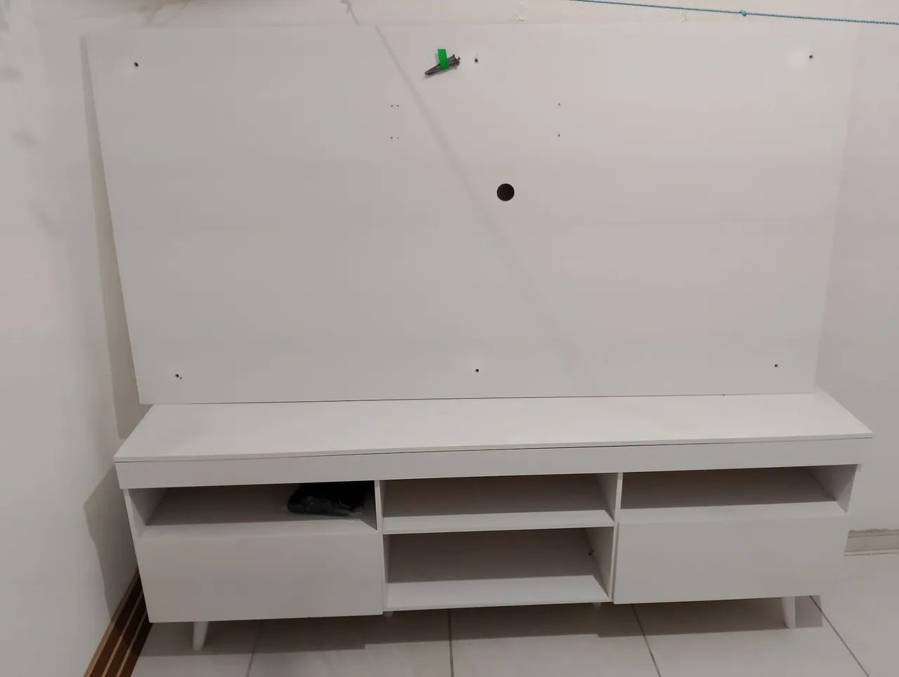 Vando um Rak com painel de parede .  tv até 75 polegadas 