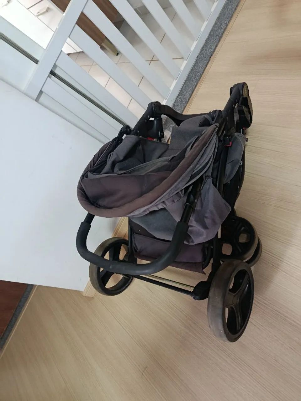 Carinho de bebê Cosco 