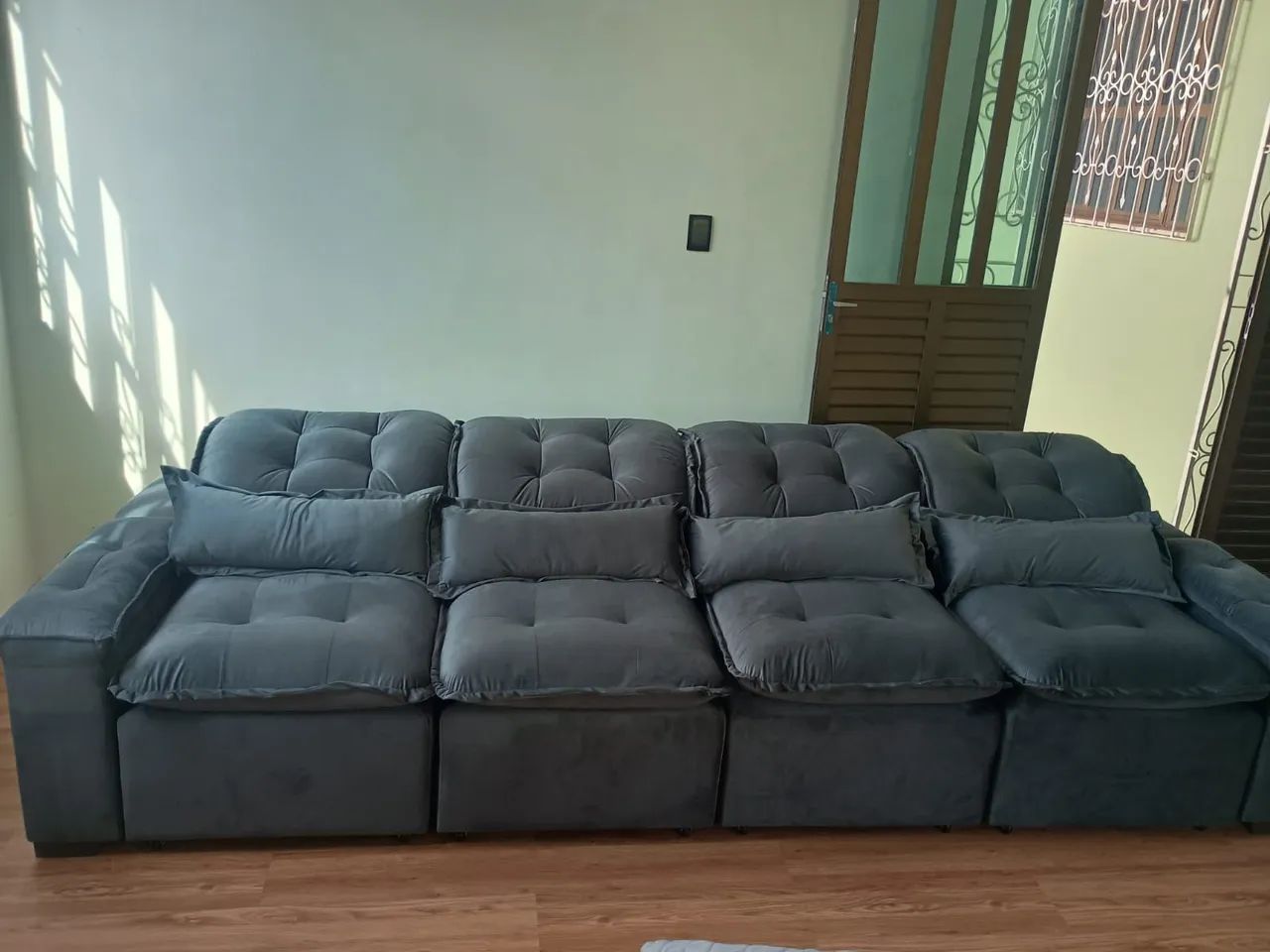 Sofás retrátil e reclinável com pillow top 4 lugares  - Foto 2