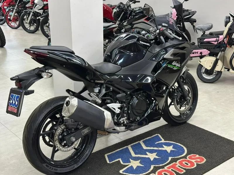 KAWASAKI NINJA 500 2025 - Foto 2