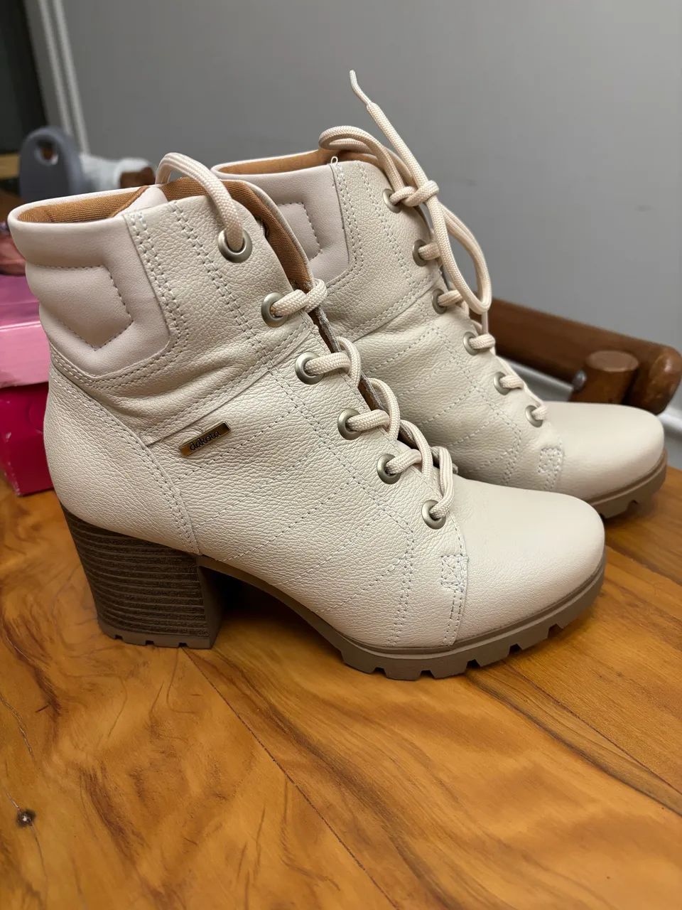 Vende-se bota coturno Dakota