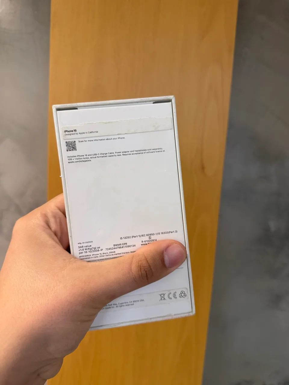 Caixa iPhone 16 128GB/256GB  Preto  - Foto 3