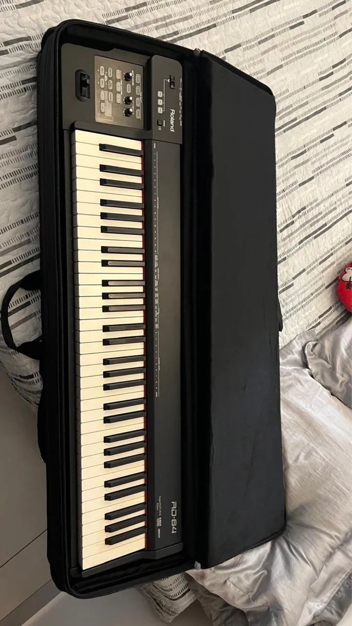Roland RD 64 com bag semirigida - Foto 4