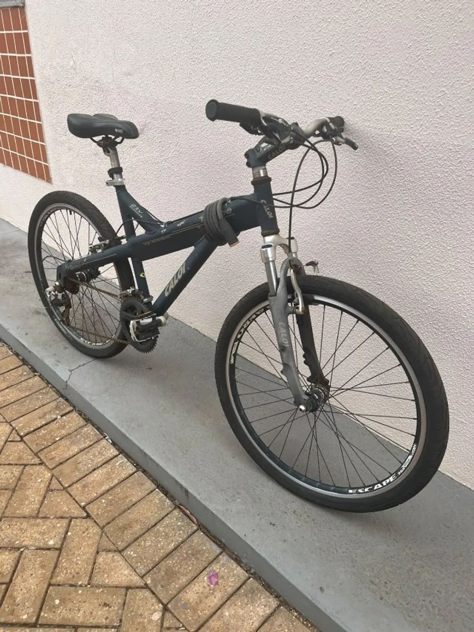 Bicicleta Caloi Escape 21 marchas - Quadro de alumínio - Foto 3