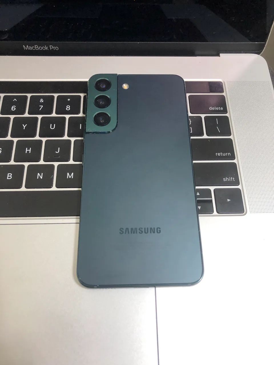 SAMSUNG S22