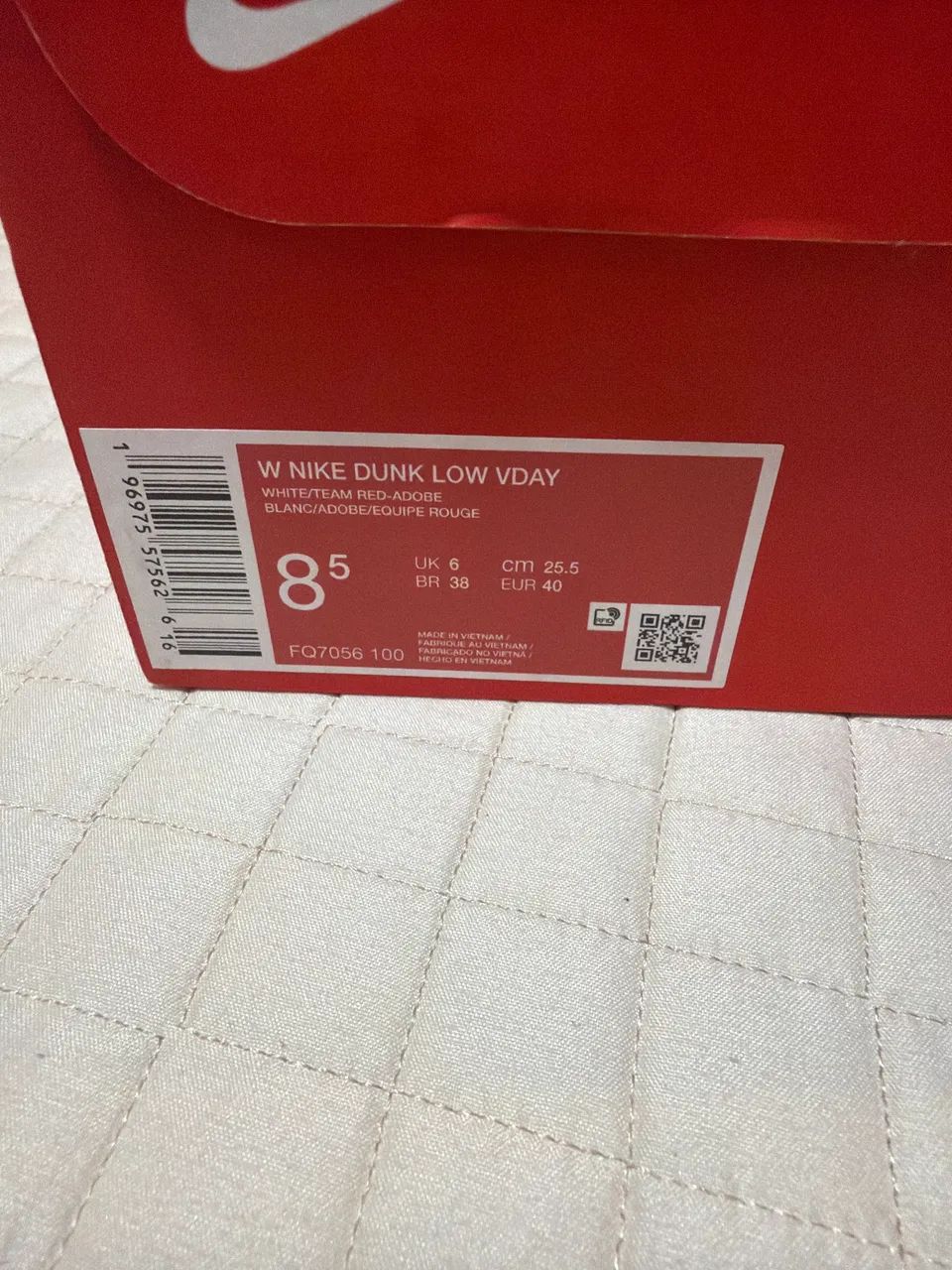 Nike Dunk Low "Valentine's Day" (2024) - Foto 2