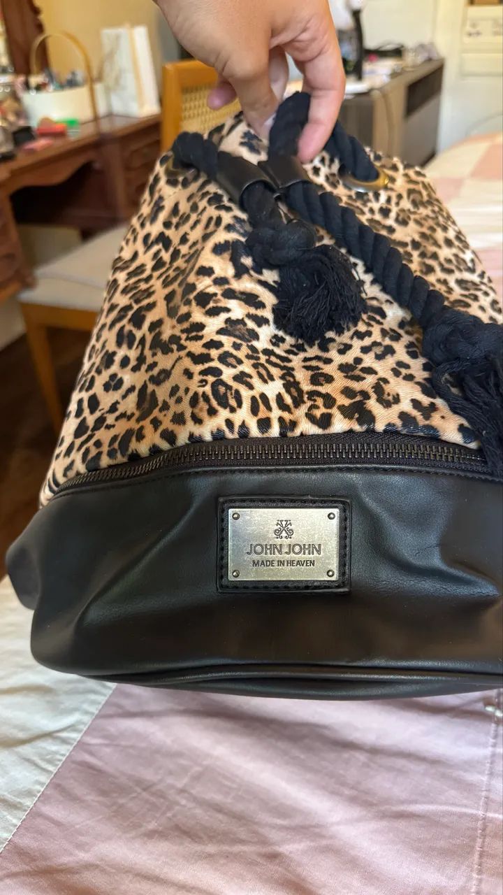 mochila couro oncinha John John - Foto 2