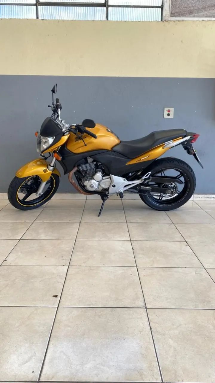 HONDA CB300R 2010