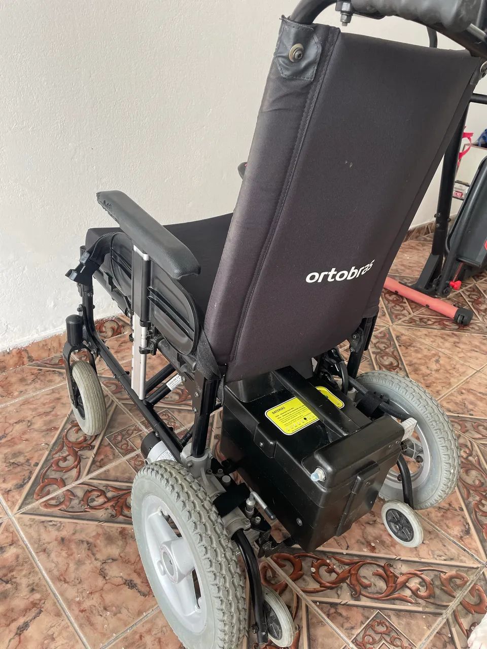 Vendo Cadeira de Rodas elétrica  - Foto 4