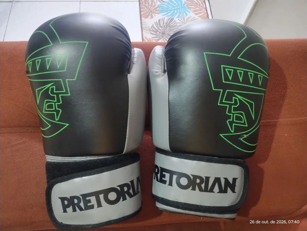 Luva Pretorian 16oz Seminova