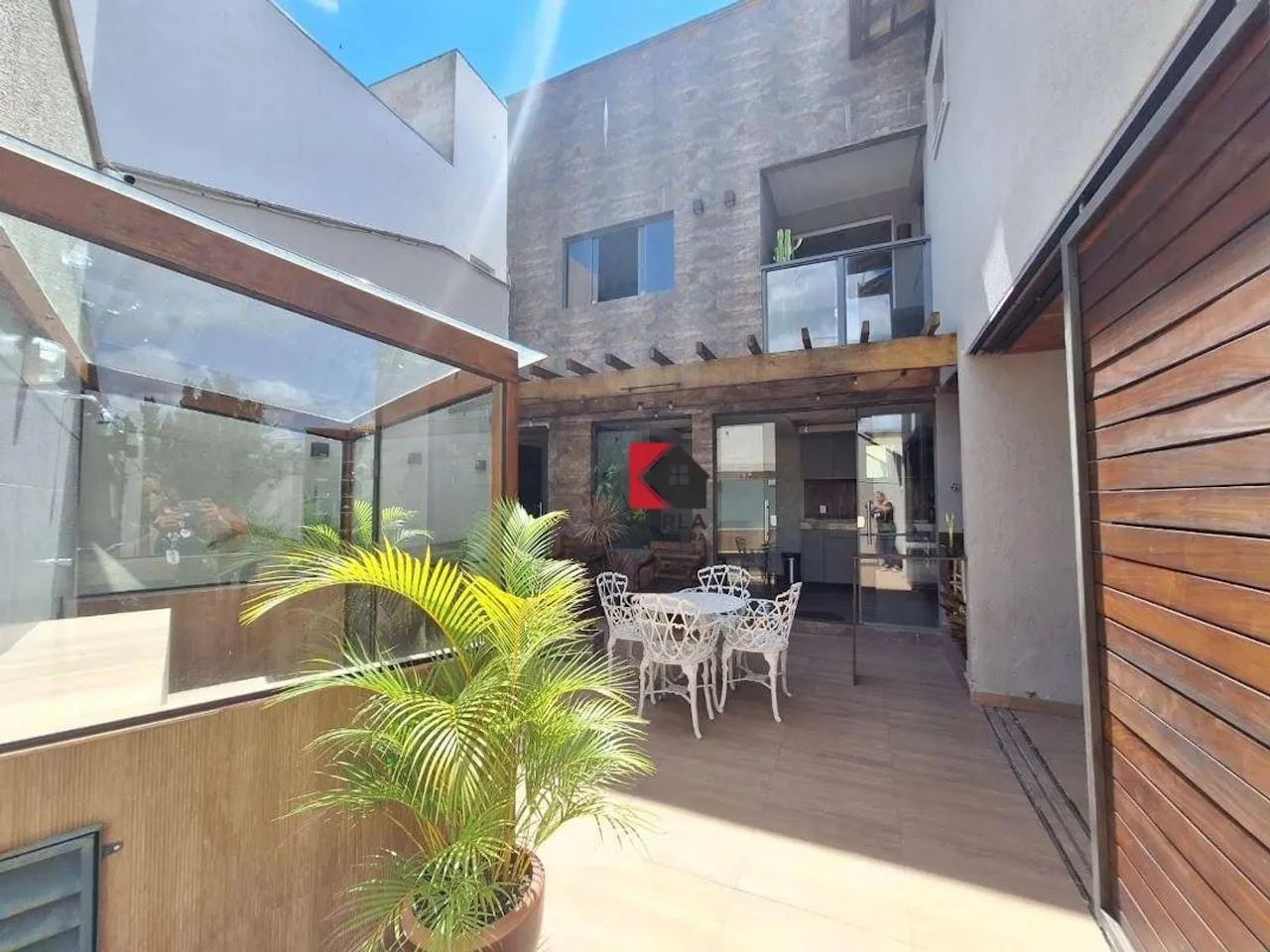 CASA COM 03 QUARTOS E PISCINA NO JARDIM IMPERIAL! - Foto 3