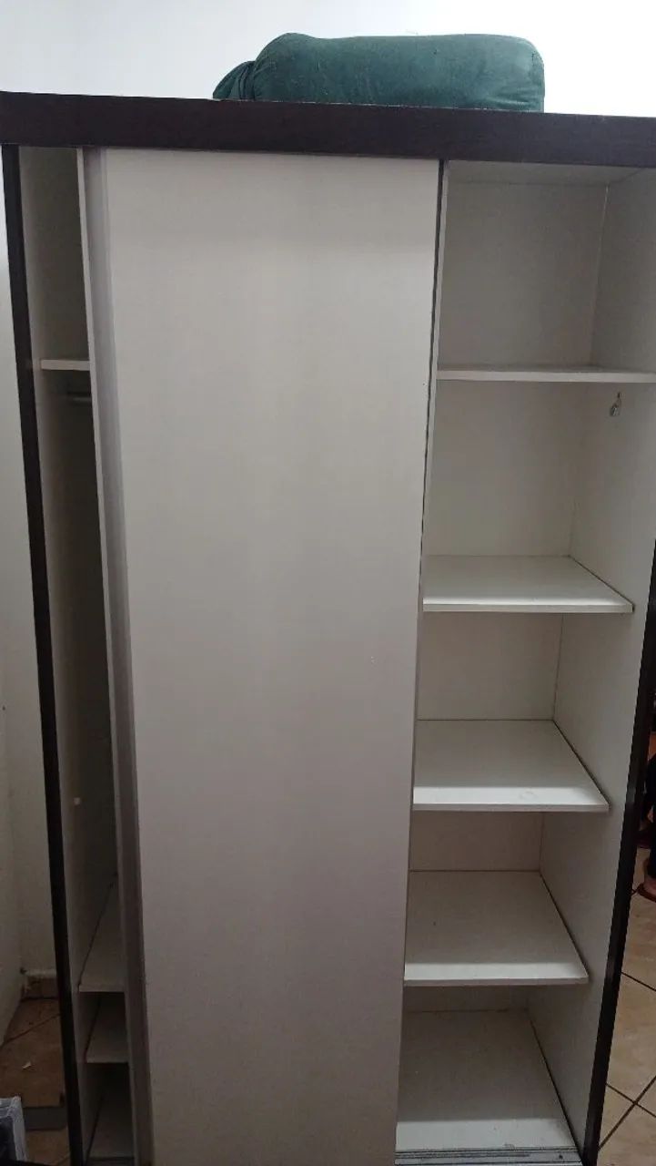 Guarda roupas com 2 porta de correr R$200,00 - Foto 3