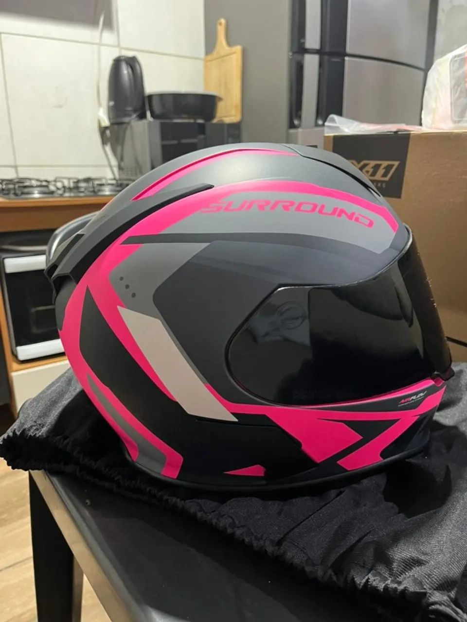 Capacete X11 Novo - Nº 58 - Nunca Usado - Completo com 2 Viseiras - Foto 4
